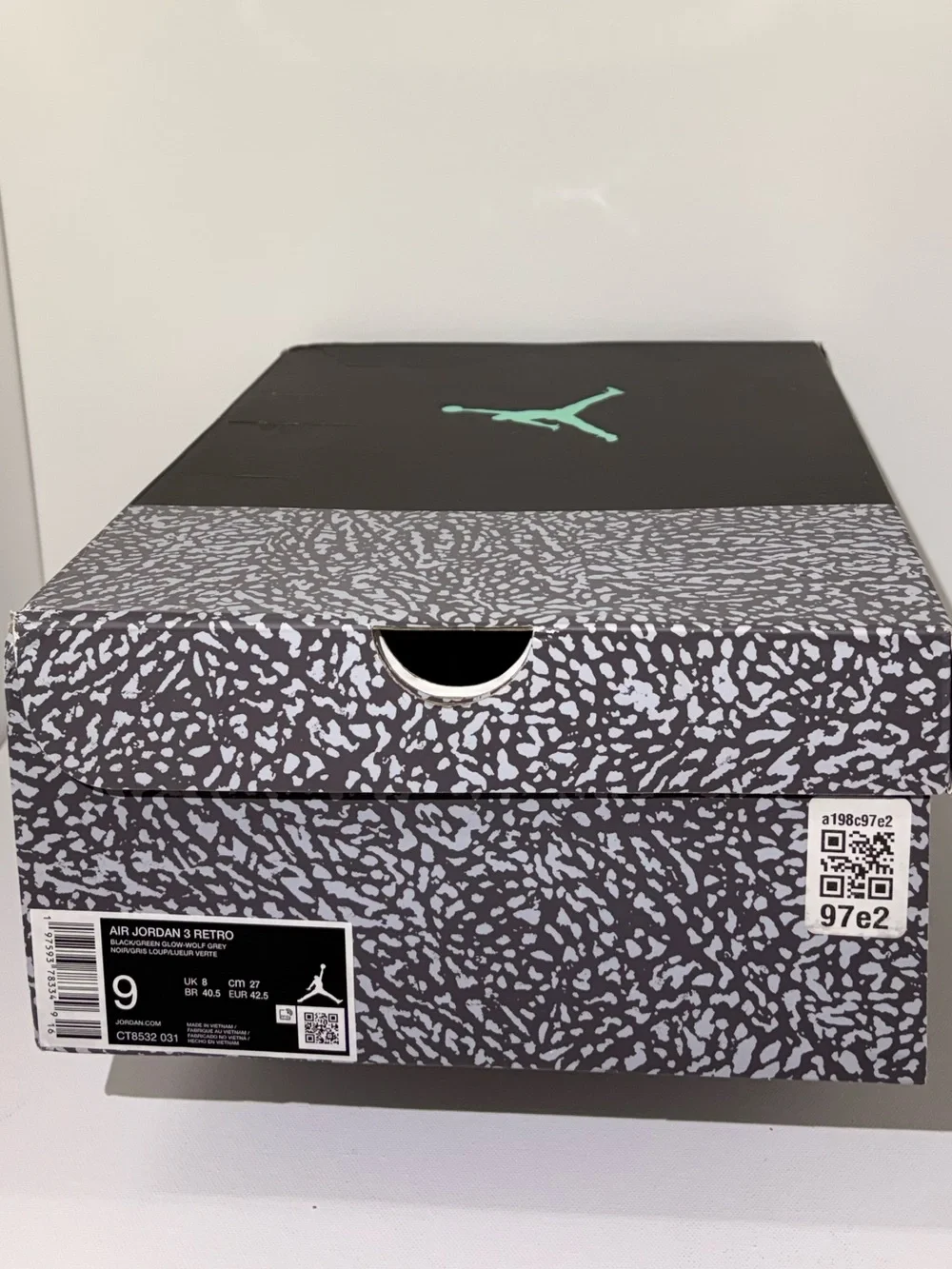 Air Jordan 3 Retro 'Green Glow'